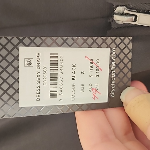 City chic dress - Picture 2 of 2